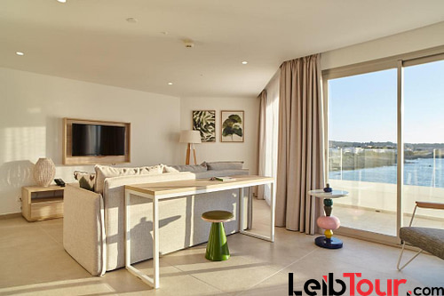 [2 BEDROOMS PRESIDENTIAL APARTMENT WITH SEA VIEW BIG TERRACE (4 ADULTS + 2 CHILDREN)] Luxury Elegant family holiday apartment with roof top pool