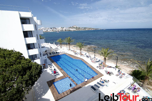 [1 BEDROOM APARTMENT (3 ADULTS)] Stunning Holiday Apartment Playa den Bossa first line of the sea