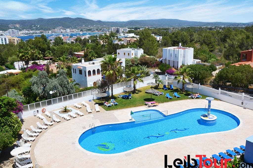 MOAPBAH pool - LeibTour: TOP aparthotels in Ibiza