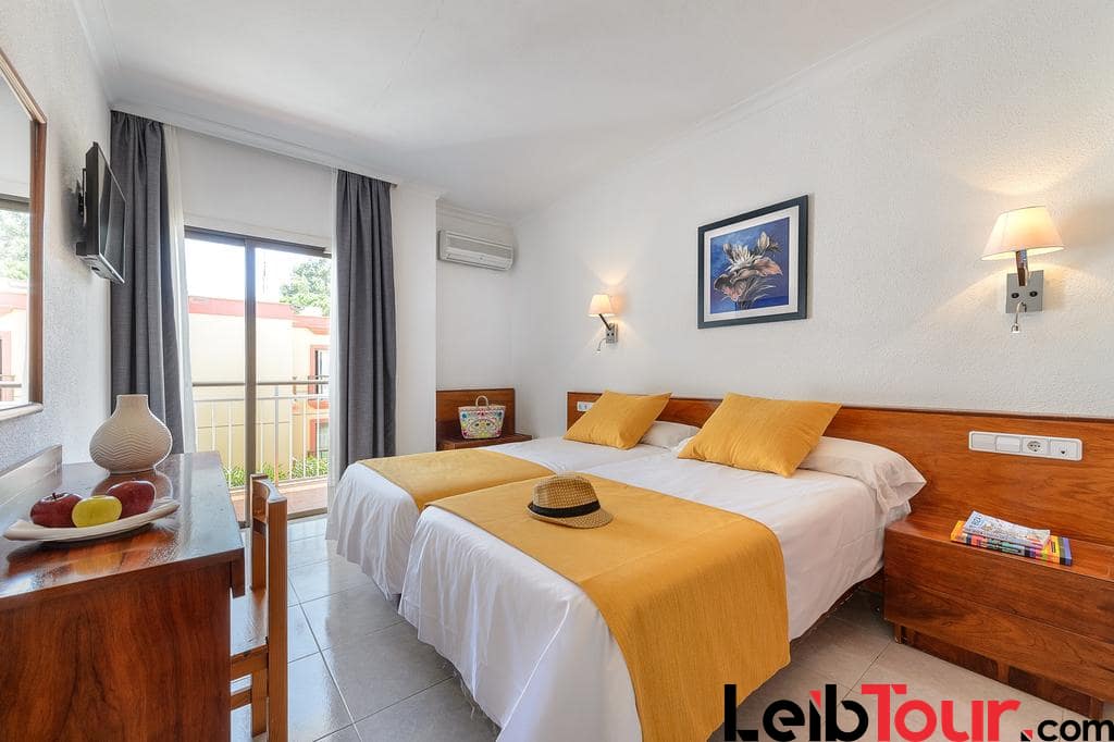 Cozy Apartment with large pool city heart SAN ANTONIO SIRAPSAN Bedroom 3 - LeibTour: TOP aparthotels in Ibiza