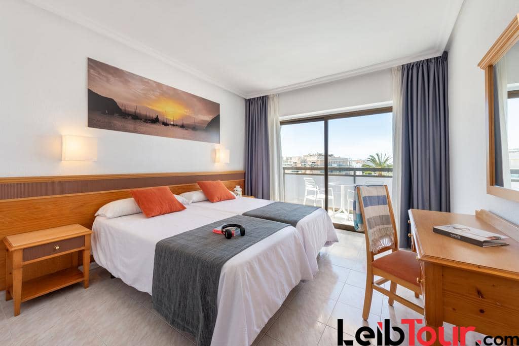 Elegant Central Pool and Gym Hotel in Playa den Bossa heart PLAYA DEN BOSSA IBMANS Bedroom 5 - LeibTour: TOP aparthotels in Ibiza