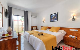 Cozy Apartment with large pool city heart SAN ANTONIO SIRAPSAN Bedroom 3 - LeibTour: TOP aparthotels in Ibiza