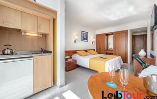 Cozy Apartment with large pool city heart SAN ANTONIO SIRAPSAN Living - LeibTour: TOP aparthotels in Ibiza