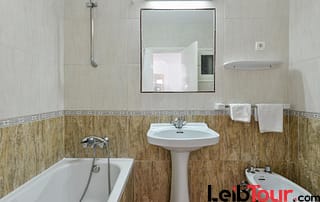 Quiet nice apartment close to the beach APSANBEA bathroom - LeibTour: TOP aparthotels in Ibiza
