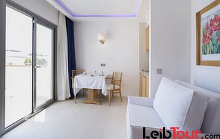 Stunning apartment with pool BONMYBOS Living room2 - LeibTour: TOP aparthotels in Ibiza