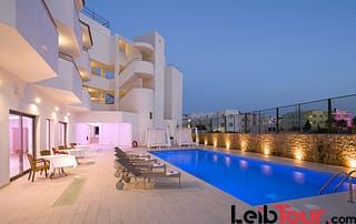 Stunning apartment with pool BONMYBOS Swimming pool3 - LeibTour: TOP aparthotels in Ibiza
