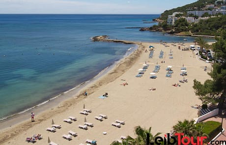 Beachfront lovely hotel in Santa Eulalia with pool SANTA EULALIA sanerim beach 2 - LeibTour: TOP aparthotels in Ibiza