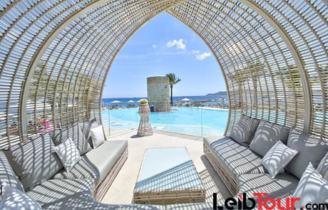 Luxury Hotel Playa den Bossa sea front PLAYA DEN BOSSA HTL TRDMA Lounge area - LeibTour: TOP aparthotels in Ibiza