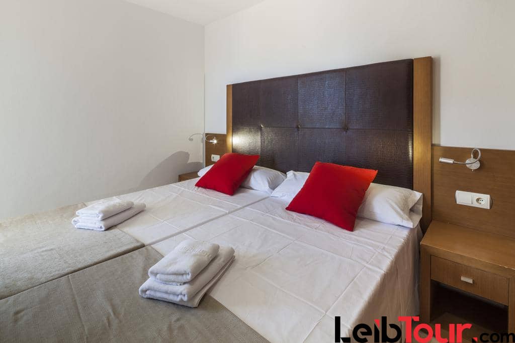 Large lovely apartment just a step from Play d en Bossa s nightlife IBHEAAP Bedroom2 - LeibTour: TOP aparthotels in Ibiza
