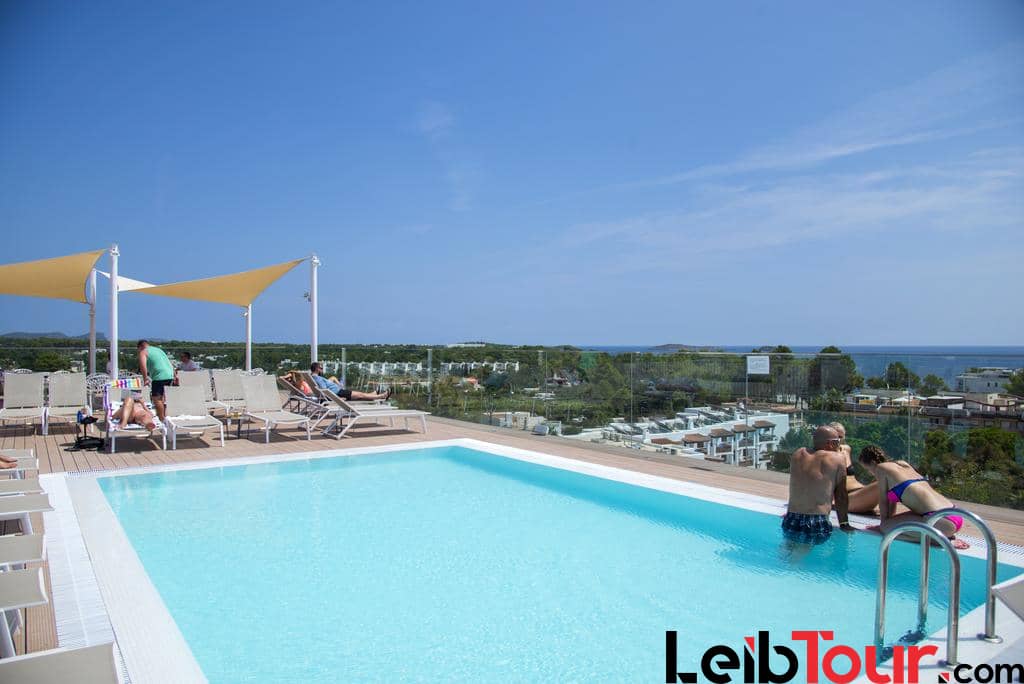 Large comfortable apartment with pool and private parking SEUCALU Swimming pool2 - LeibTour: TOP aparthotels in Ibiza