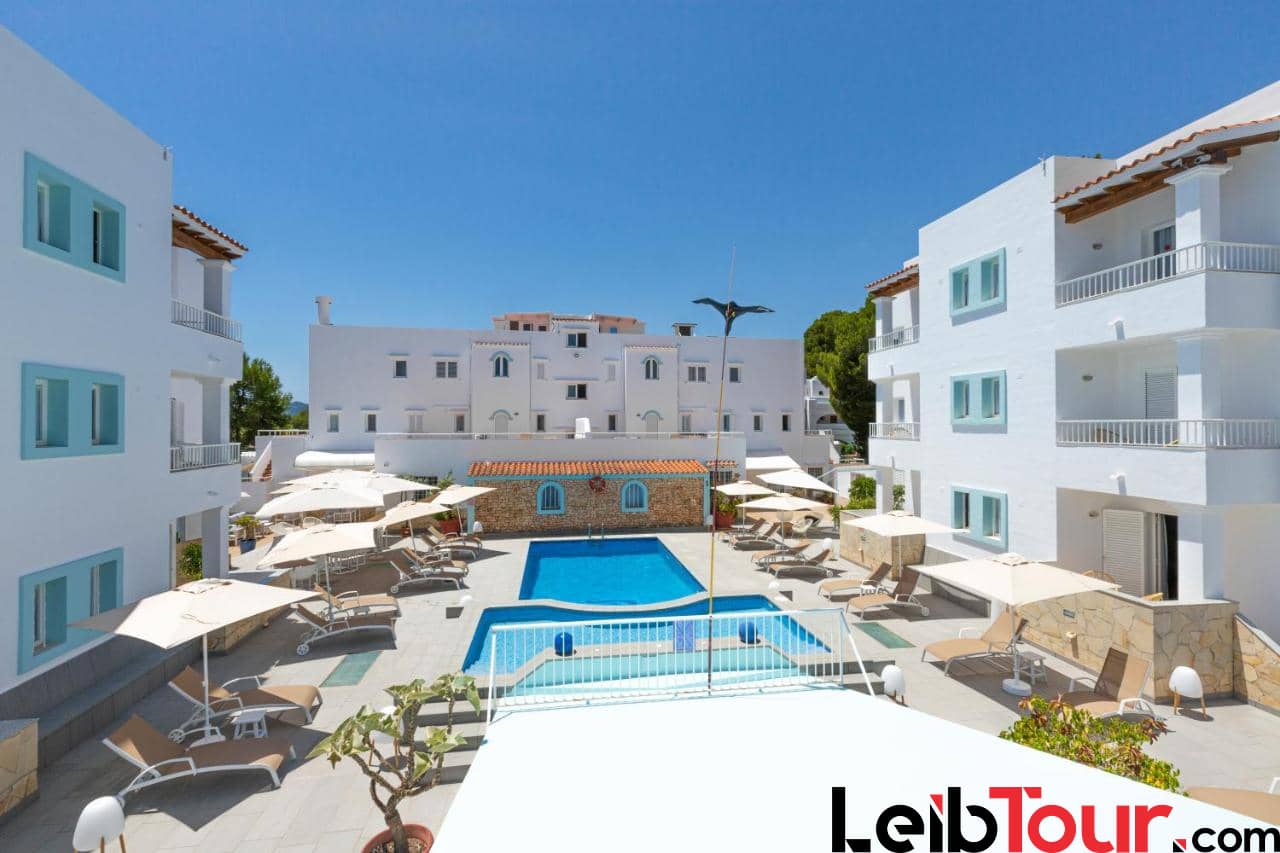 Bright and elegant apartments in Cala Pada district, very close to the beach and not too far from Santa Eulalia Town