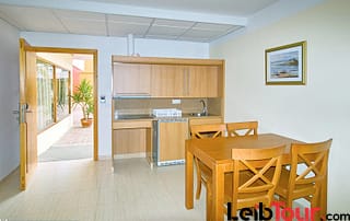 Cozy apartment with pool Pet allowed SABAHAP Kitchen - LeibTour: TOP aparthotels in Ibiza