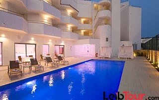 Stunning apartment with pool BONMYBOS Swimming pool2 - LeibTour: TOP aparthotels in Ibiza