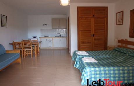 CNSFOR 10 - LeibTour: TOP aparthotels in Ibiza