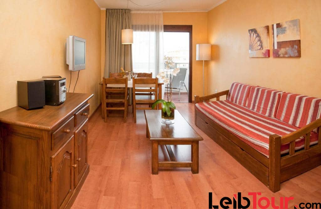 PRATSEU living - LeibTour: TOP aparthotels in Ibiza