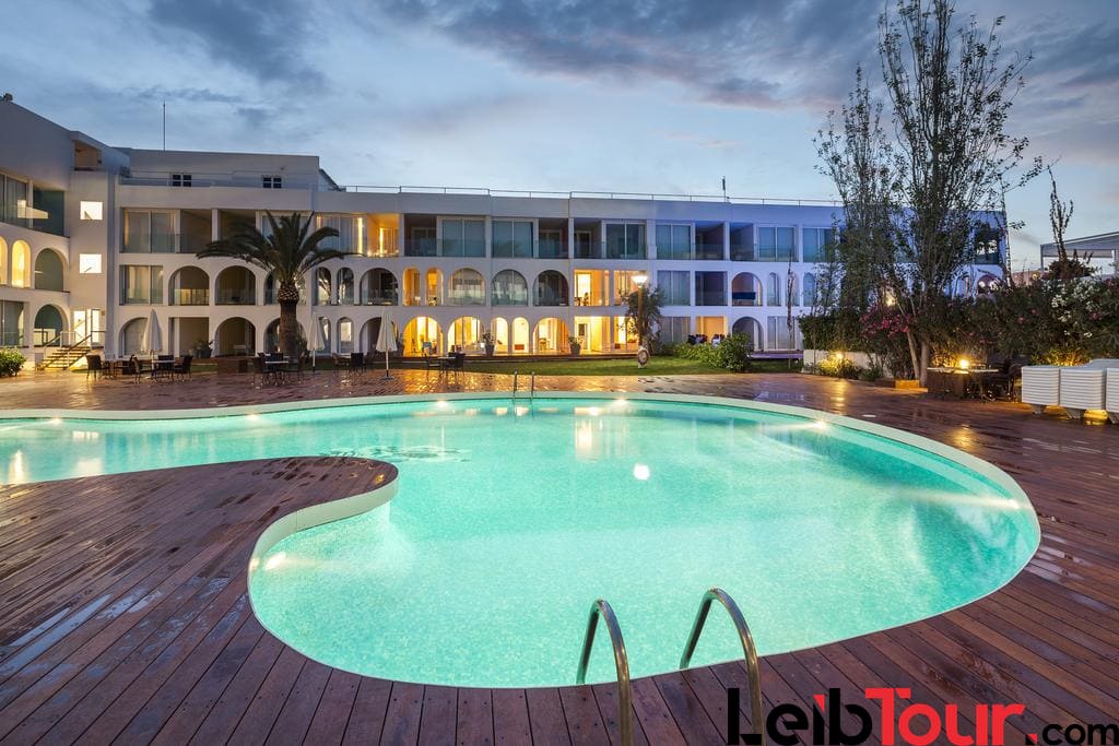 Breathtaking sunny apartment with pool and gym EBSELBOS Swimming pool - LeibTour: TOP aparthotels in Ibiza