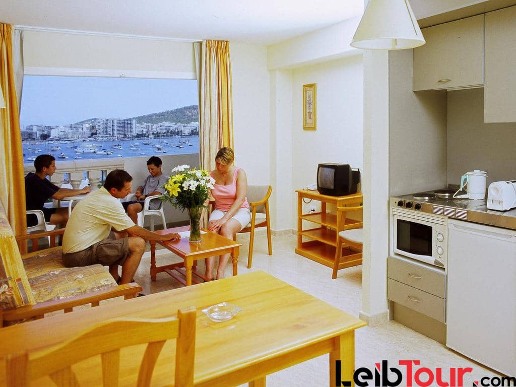 Spacious Bright sea view apartment sea view SAN ANTONIO RECDSSA Family Apartment - LeibTour: TOP aparthotels in Ibiza